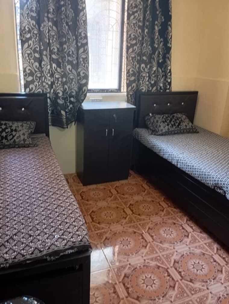 Bedroom, iit area Pg For Boys & Girls In Iit Area 10688005