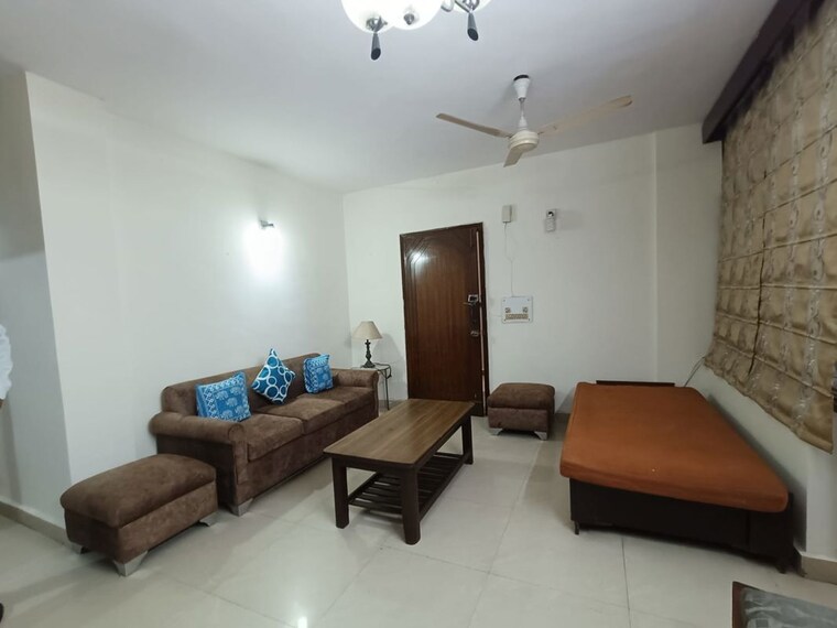 Living Room, east of kailash 3 Bedroom 125 Sq.Yd. Builder Floor In East Of Kailash Delhi 10688007