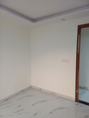 Room in 6+ BHK Independent House at Tajpur – for Sale