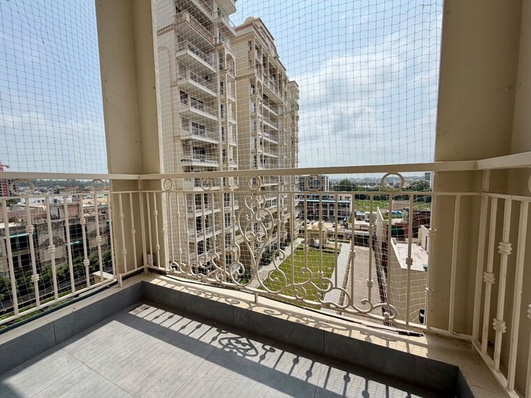 Balcony, dhakoli 4 Bedroom 1950 Sq.Ft. Apartment In Dhakoli Zirakpur 10688048