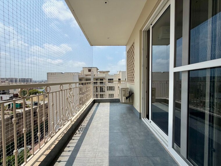 Balcony, dhakoli 4 Bedroom 1950 Sq.Ft. Apartment In Dhakoli Zirakpur 10688048