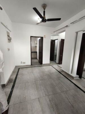 Room in 2 BHK Apartment at RWA Apartments Sector 51, Sector 51 – for Rent