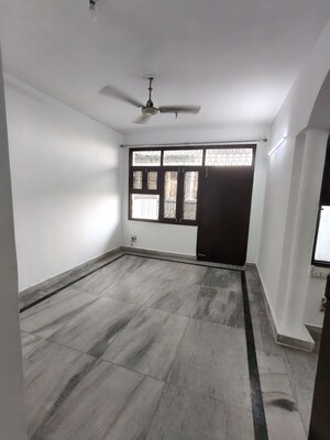 2 BHK Apartment For Rent in RWA Apartments Sector 51, Sector 51
