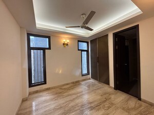 Room in 3 BHK Builder Floor at East Of Kailash – for Sale
