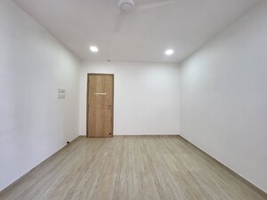 Room in 3 BHK Apartment at Parinee 11 West, Juhu – for Rent
