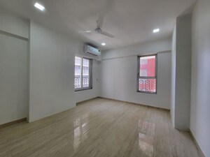 Room in 3 BHK Apartment at Parinee 11 West, Juhu – for Rent