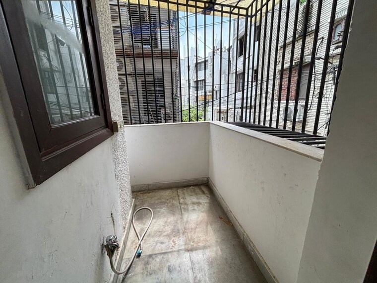 Balcony, east of kailash 3 Bedroom 125 Sq.Ft. Builder Floor In East Of Kailash Delhi 10688059