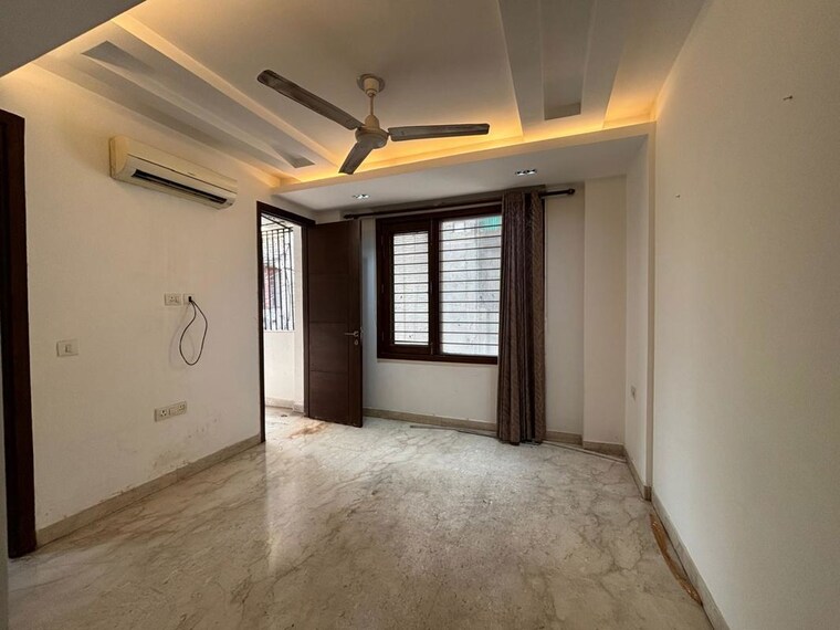 Room, east of kailash 3 Bedroom 125 Sq.Ft. Builder Floor In East Of Kailash Delhi 10688059