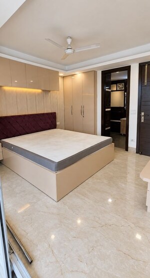 Room in 4 BHK Builder Floor at Vasant Kunj – for Sale
