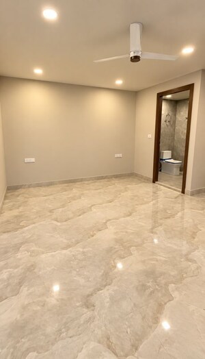 Room in 4 BHK Builder Floor at Vasant Kunj – for Sale