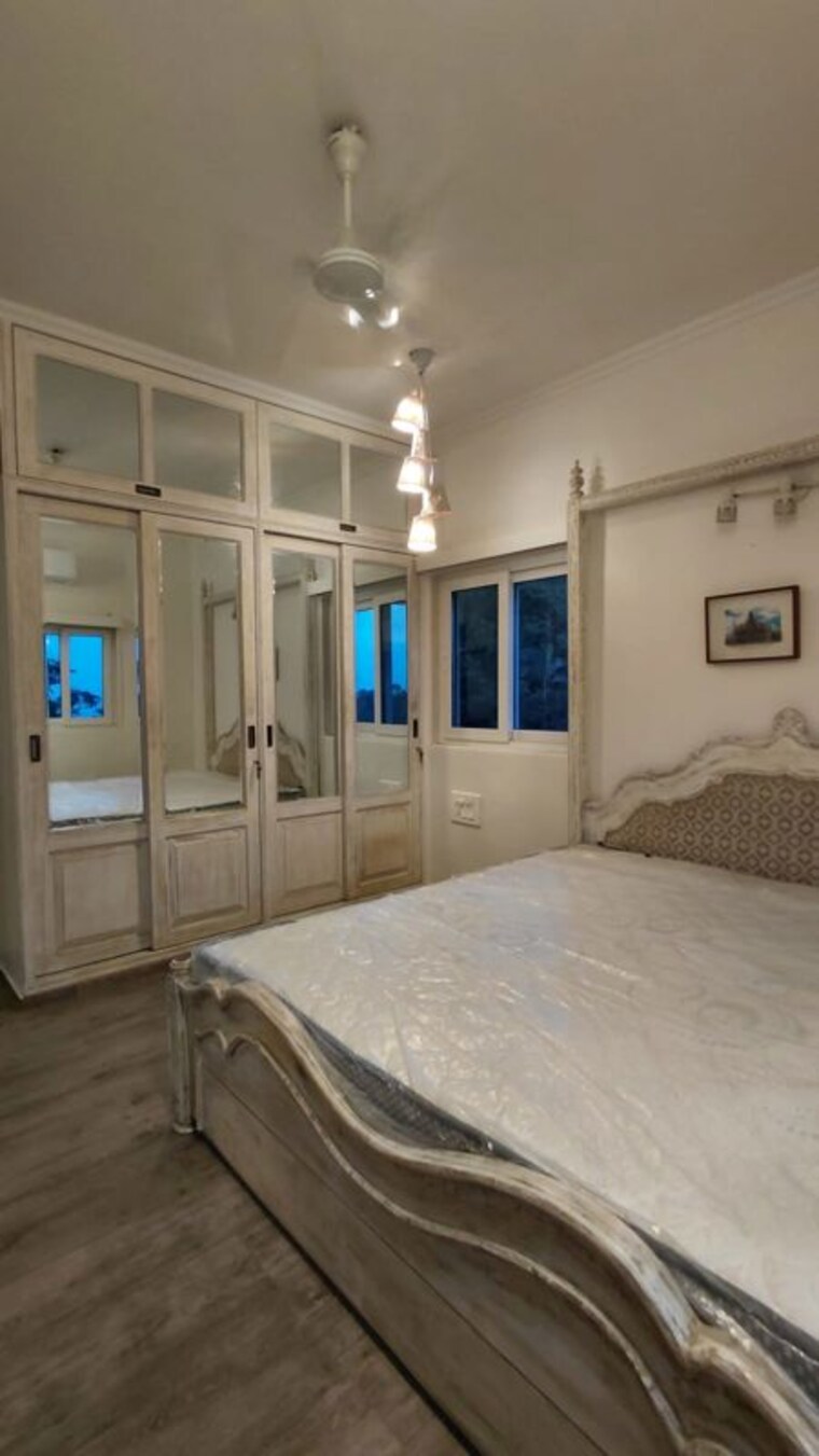  Parking, dhaval-ganga 2 Bedroom 750 Sq.Ft. Apartment In Bandra West Mumbai 10688088