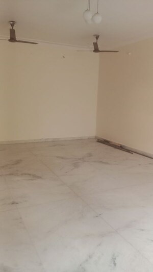 Room in 3 BHK Apartment at Yaduraj Prime, Vaishali Nagar – for Rent