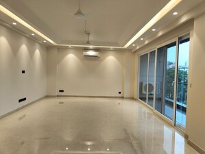 Room in 3 BHK Apartment at Hauz Khas – for Rent