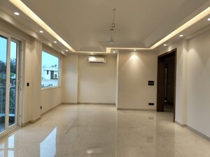 Room in 3 BHK Apartment at Hauz Khas – for Rent