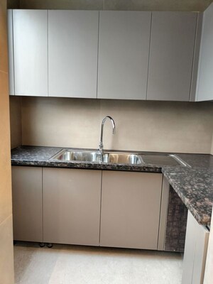 Furnished Amenities in 3 BHK Apartment at Hauz Khas – for Rent
