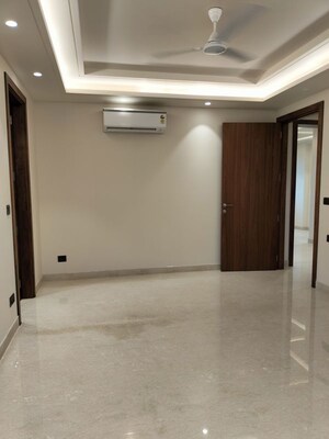 Room in 3 BHK Apartment at Hauz Khas – for Rent