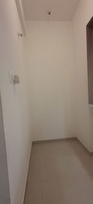 Room in 2 BHK Apartment at Lokhandwala Octacrest, Kandivali East – for Sale