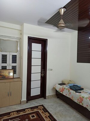 Room in 3 BHK Builder Floor at Uttam Nagar West – for Rent