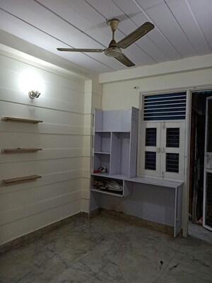 Room in 3 BHK Builder Floor at Uttam Nagar West – for Rent