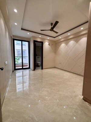 Room in 3 BHK Apartment at Freedom Fighters Enclave – for Rent