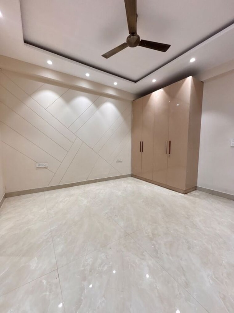 Room, freedom fighters enclave 3 Bedroom 2000 Sq.Ft. Apartment In Freedom Fighters Enclave Delhi 10688101