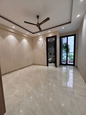 Room in 3 BHK Apartment at Freedom Fighters Enclave – for Rent