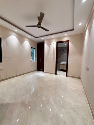 Room in 3 BHK Apartment at Freedom Fighters Enclave – for Rent