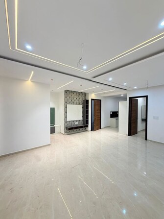 4 BHK 1950 Sq.Ft. Apartment in Prem Apartment