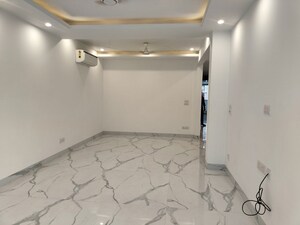 Room in 3 BHK Apartment at Hauz Khas – for Sale