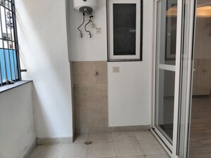 Room in 3 BHK Apartment at Hauz Khas – for Sale