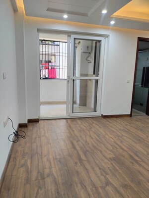 Room in 3 BHK Apartment at Hauz Khas – for Sale