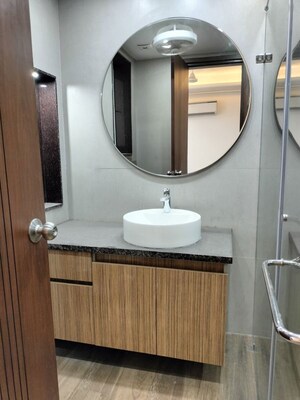 Bathroom in 3 BHK Apartment at Hauz Khas – for Sale
