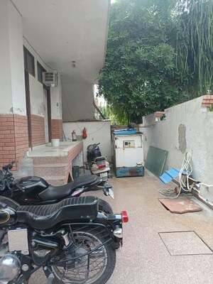 Parking in 6+ BHK Villa at Sector 56 – for Sale