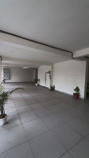 Parking in 3 BHK Builder Floor at Puri Kohinoor, Sector 89 – for Sale