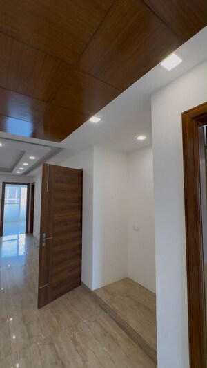 Room in 3 BHK Builder Floor at Puri Kohinoor, Sector 89 – for Sale