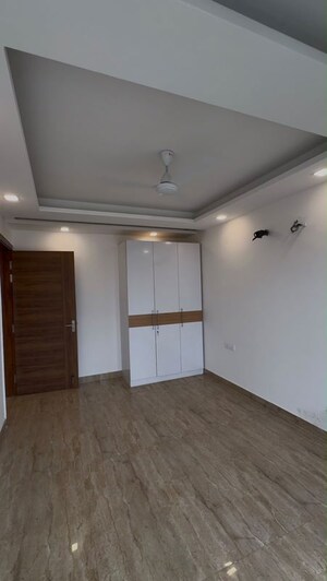 Room in 3 BHK Builder Floor at Puri Kohinoor, Sector 89 – for Sale