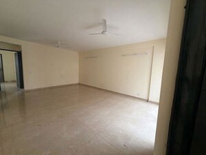 Room in 3 BHK Builder Floor at Sector 23 – for Rent