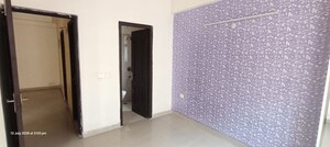 Room in 1 BHK Apartment at Amrapali Silicon City, Sector 76 – for Rent