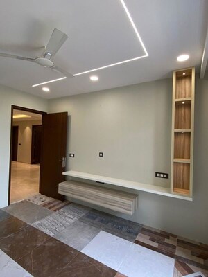 Room in 3 BHK Builder Floor at Sector 22 – for Rent