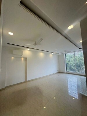 Room in 3 BHK Builder Floor at Sector 23 – for Rent
