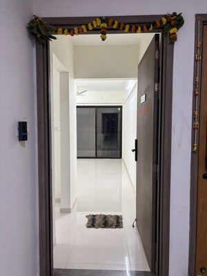 2 BHK Apartment – Entrance View at Kumar 47 East A, Magarpatta City - for Rent