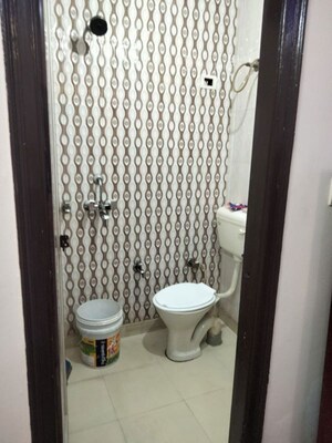 Bathroom in 1 BHK Builder Floor at Uttam Nagar – for Rent