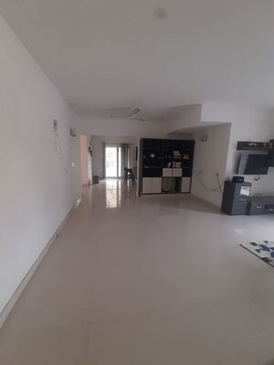 Room in 3 BHK Builder Floor at Cambridge Layout – for Rent