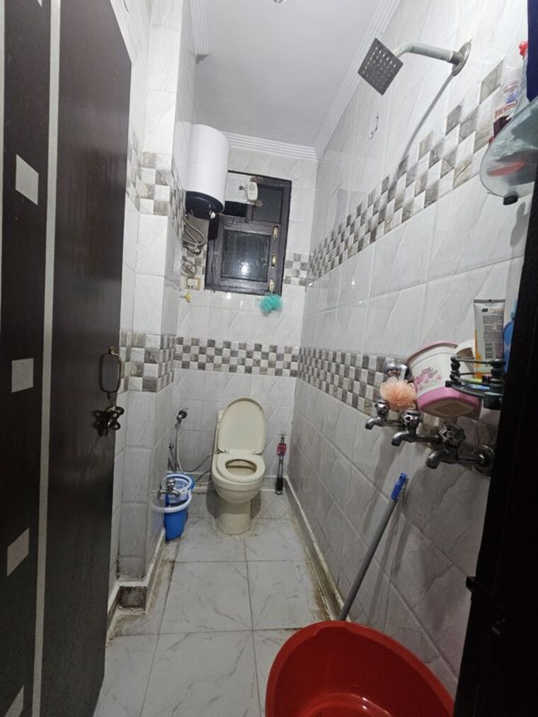 Bathroom, uttam nagar 1 Bedroom 450 Sq.Ft. Builder Floor In Uttam Nagar Delhi 10688229
