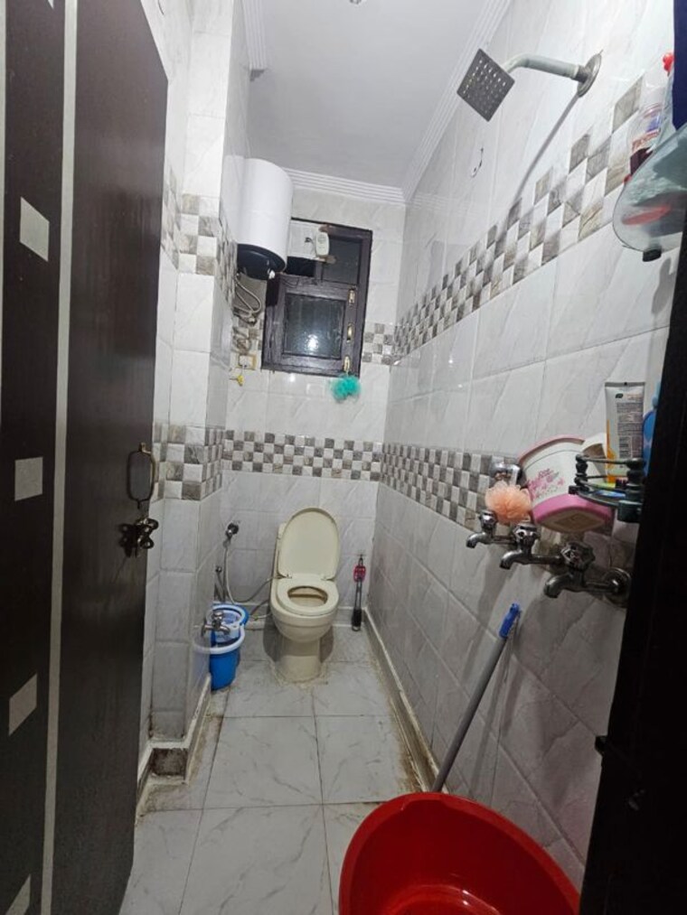 Bathroom, uttam nagar 1 Bedroom 450 Sq.Ft. Builder Floor In Uttam Nagar Delhi 10688229