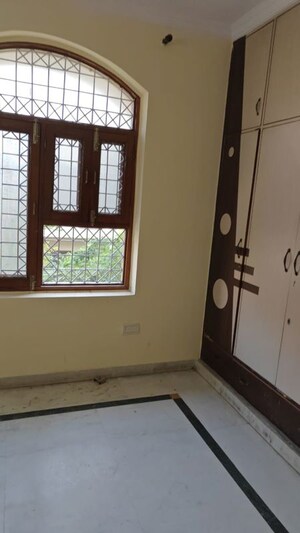 Room in 3 BHK Builder Floor at Chattarpur – for Rent