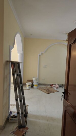 Room in 3 BHK Builder Floor at Chattarpur – for Rent