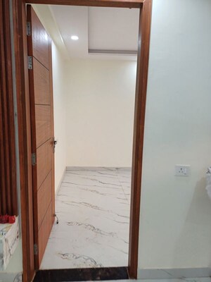 Furnished Amenities in 6+ BHK Independent House at Mithapur – for Sale