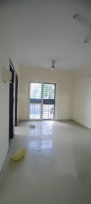 Room in 3 BHK Builder Floor at Aravali Vihar – for Rent
