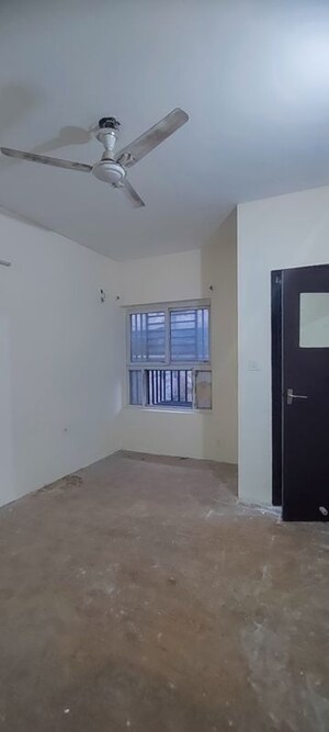 Room in 3 BHK Builder Floor at Aravali Vihar – for Rent